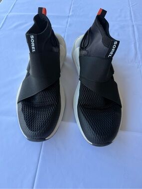 Sorel Kinetic Sneakers Black Slip On Strap Athletic Shoes Women’s 9